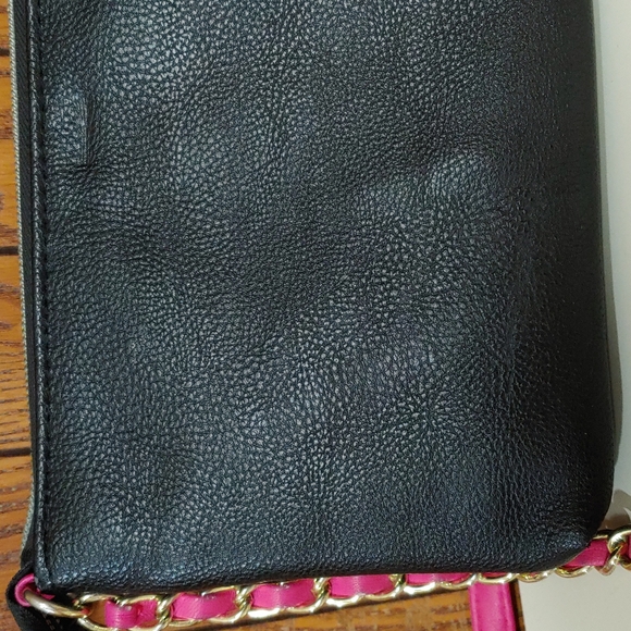 Betsey Johnson Dreamworks Trolls 2 in 1 Crossbody Bag - Picture 9 of 17